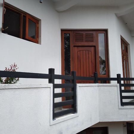 Holly House Homestay エッラ エクステリア 写真