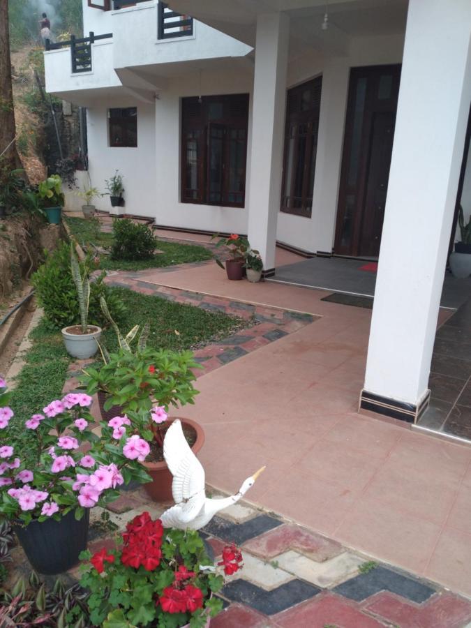 Holly House Homestay エッラ エクステリア 写真