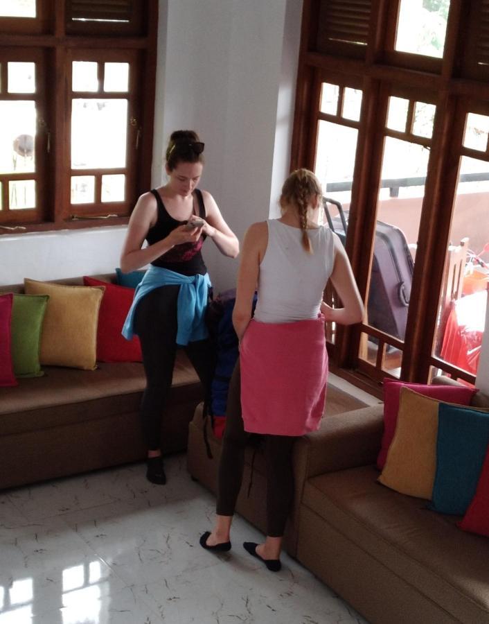 Holly House Homestay エッラ エクステリア 写真